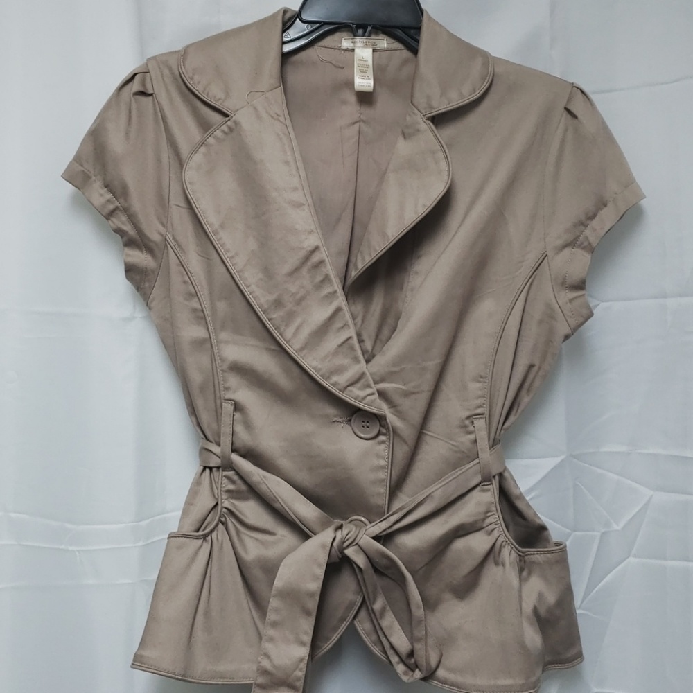 Ambiens blouse color tan.
